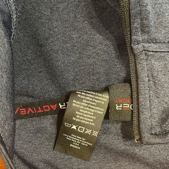 Spyder XL 1/4 zip long sleeve  shirt with 2 tone on sleeves and sides of chest - Picture 6 of 7